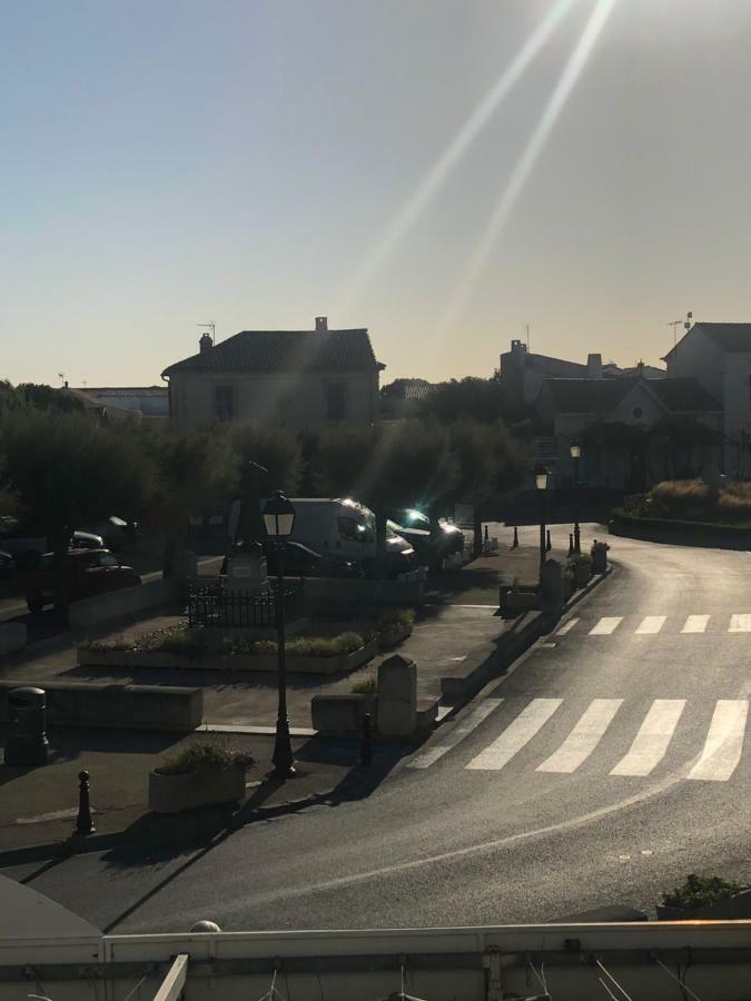 Hotel Restaurant Le Delta سانت ماري دو لا مير المظهر الخارجي الصورة